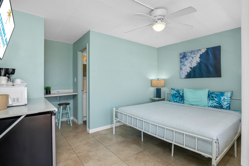 Latitude 26 Waterfront Boutique Resort Fort Myers Beach - photo 15