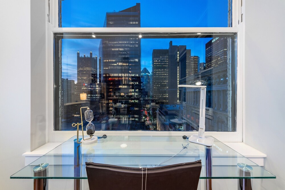 Global Luxury Suites Downtown Pittsburgh - photo 25