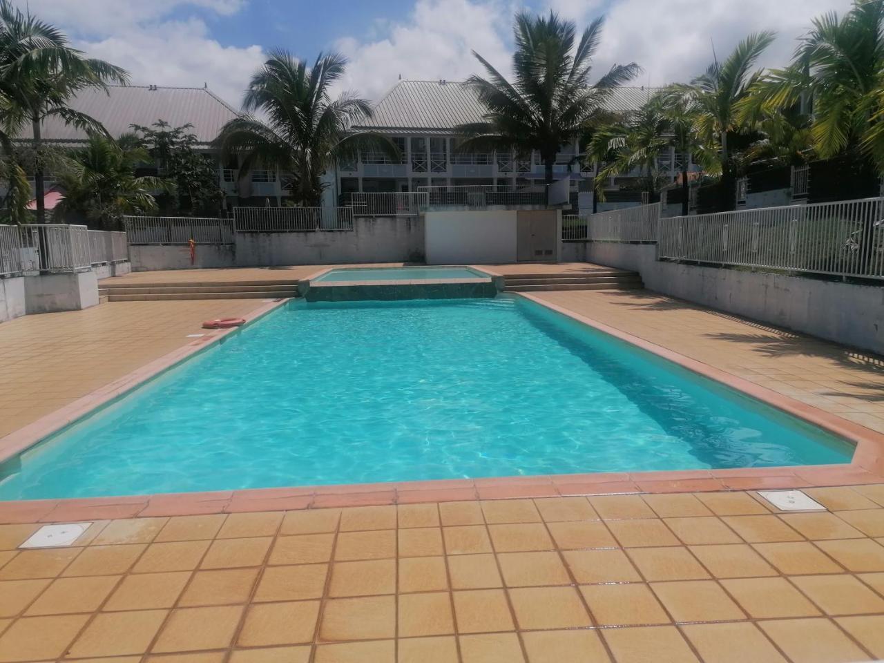 T3 Avec Piscine - last minute hotel in Unknown City