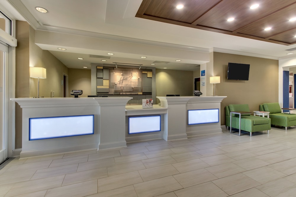 Holiday Inn Express & Suites Columbus Fort Benning Maingate by IHG - photo 25