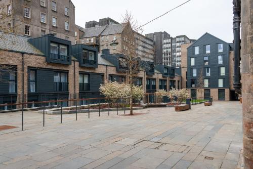 Charming Grassmarket 1 Bed Castle pad — 4-Star Luxury Hotel in Edinburgh, United Kingdom