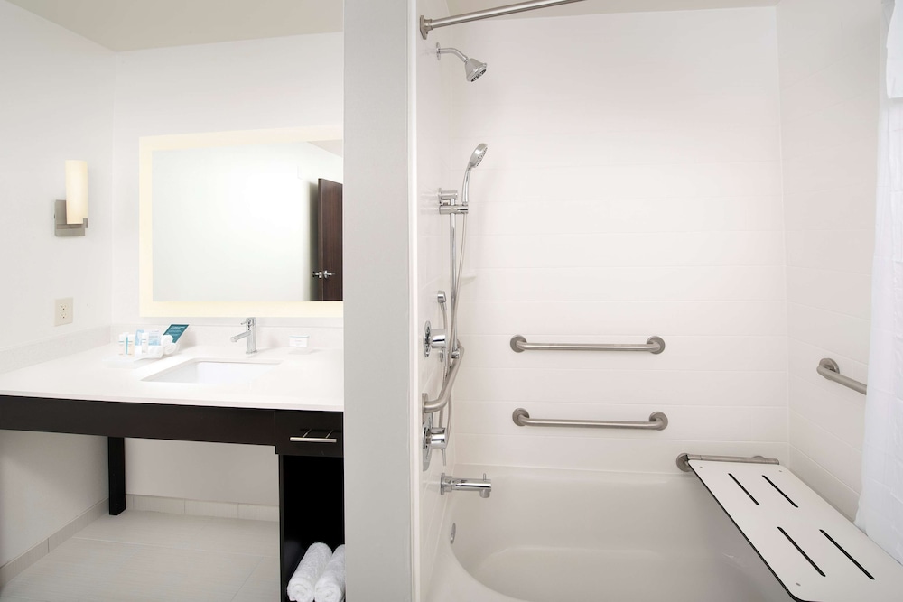 Homewood Suites by Hilton Kansas City Speedway - photo 17