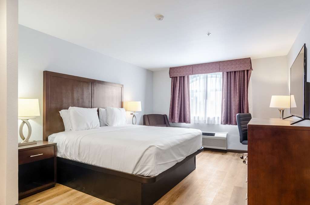Red Lion Inn & Suites Des Moines - photo 24