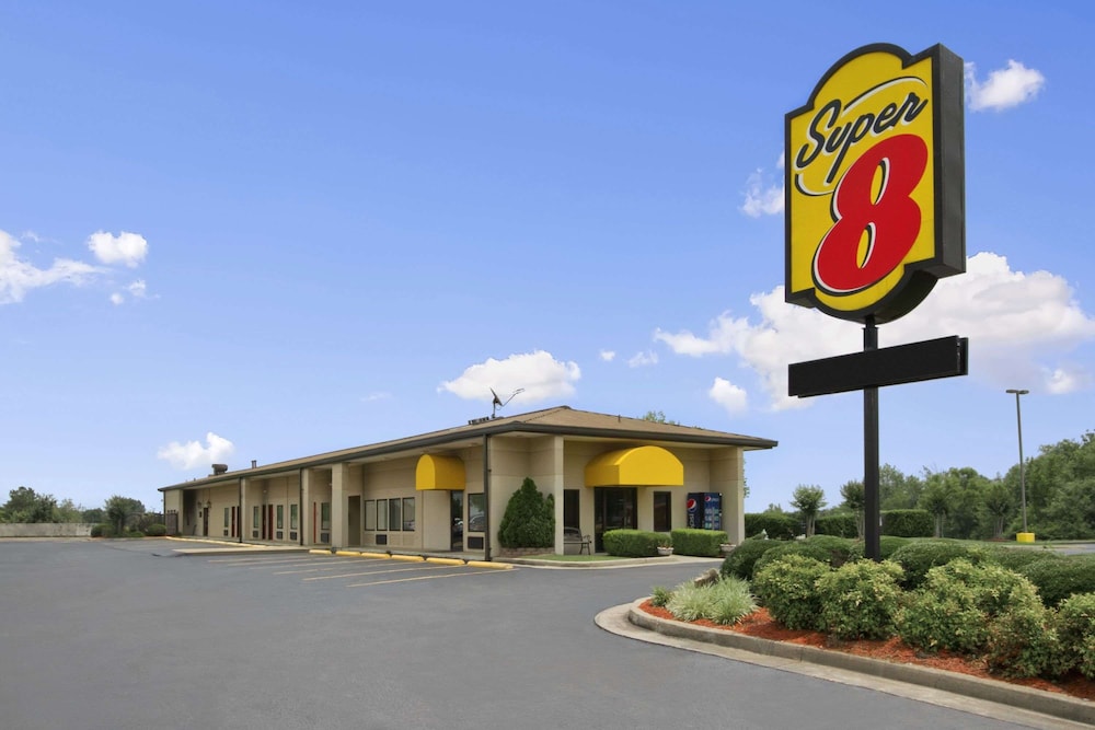 Super 8 by Wyndham Tupelo Airport — hotel in Tupelo