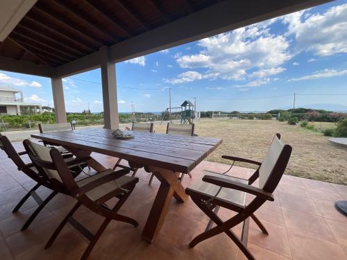 Villa Seaside Serenity by Gg — 4-Star Luxury Hotel in Alexandroupoli, Greece