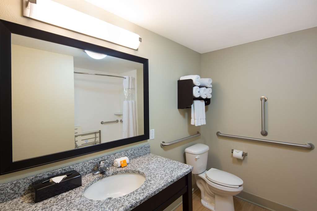 La Quinta Inn & Suites by Wyndham Ocean City - photo 28