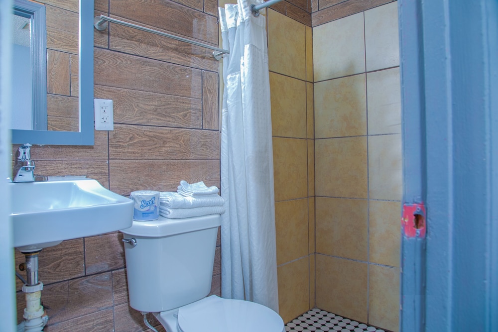OYO Hotel I 20 Decatur East Atlanta - photo 18