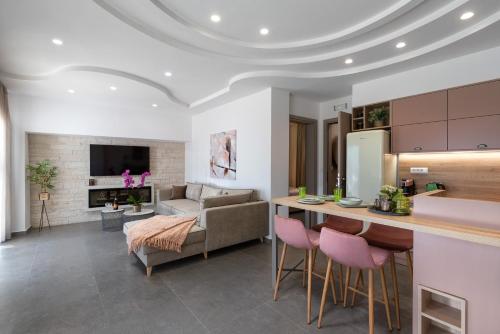 Big blue suites gf — 4-Star Luxury Hotel in Ierapetra, Greece