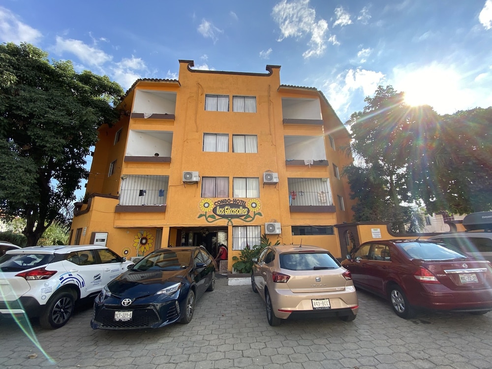 Condo Hotel Los Girasoles in Santa Maria Huatulco, Mexico