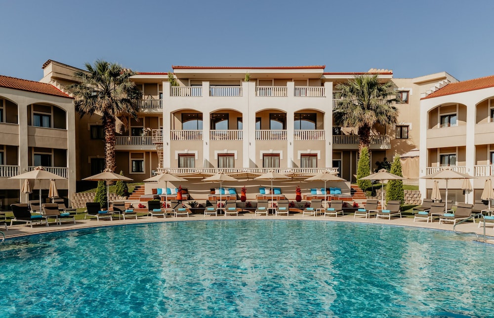 Heaven Hotel — hotel in Thermi