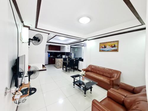 Calapan Transient House Acacia L37 — 4-Star Luxury Hotel in Calapan, Philippines