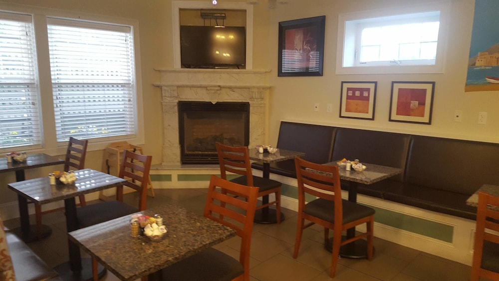 Crescent Suites Hotel - photo 35