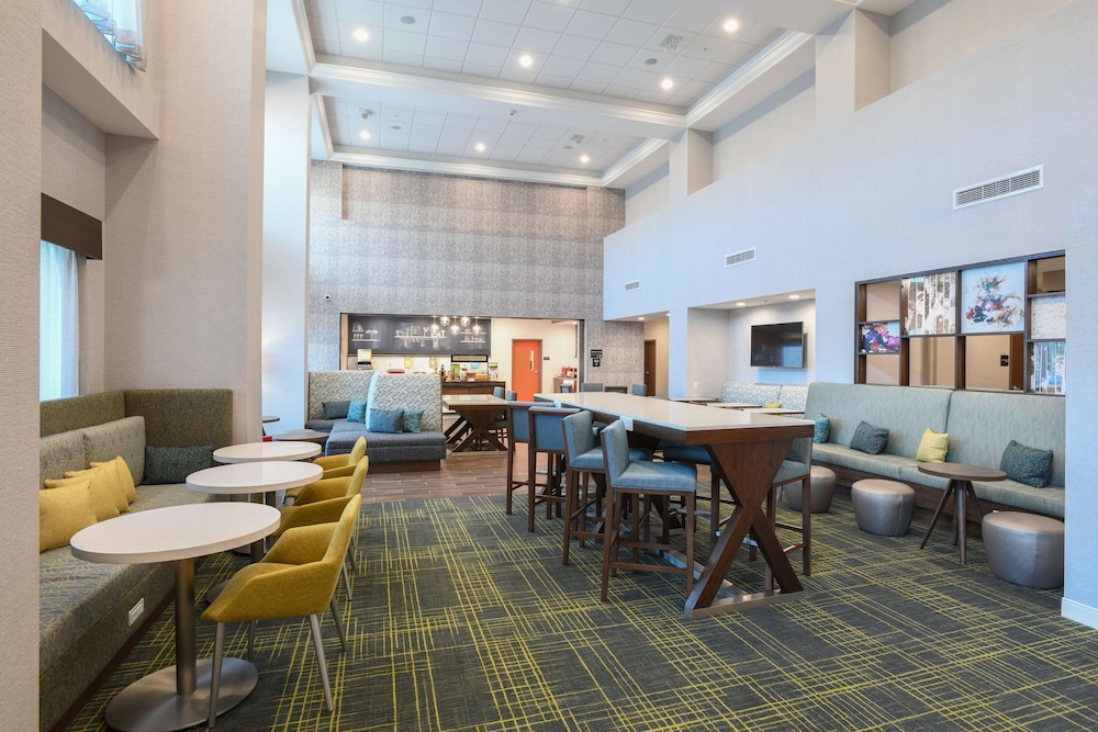 Hampton Inn & Suites Cincinnati Liberty Township - photo 3