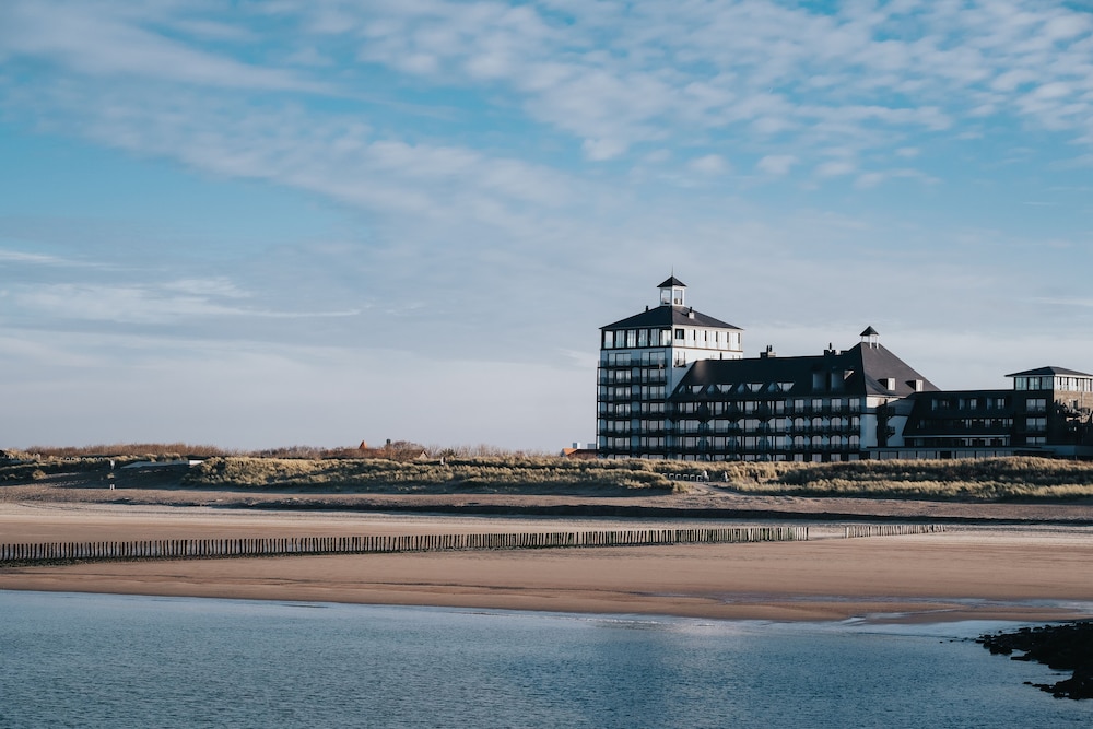 Strandhotel - carbon neutral hotel in Sluis
