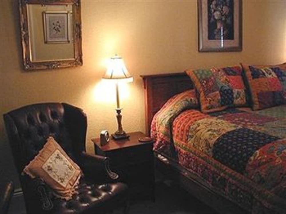 The Continental Inn - photo 10