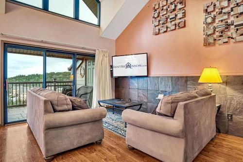 Scotch Pine with loft 1310 in Branson, United States