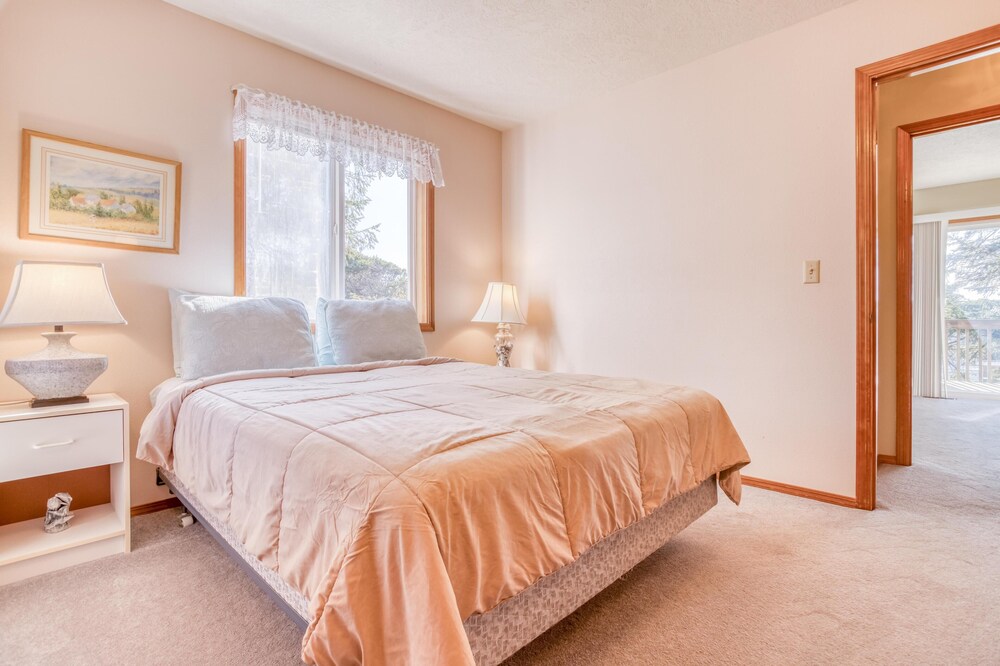 Peik's Place Lincoln City - photo 7