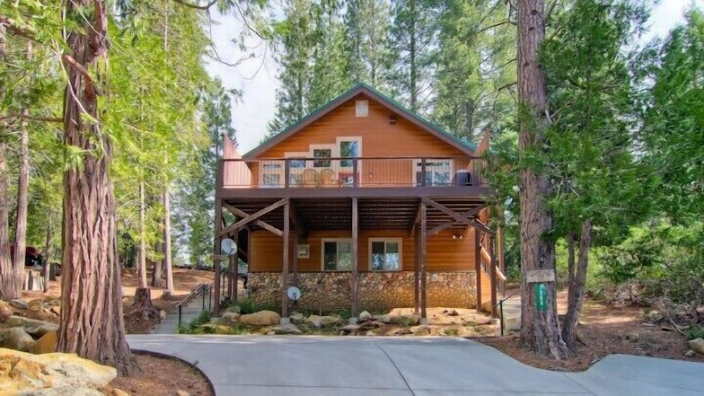 Scenic Wonders Bear Den 5 Bedrooms — hotel in California