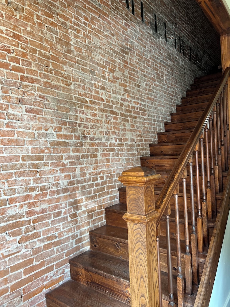Eagles Nest Inn - photo 9