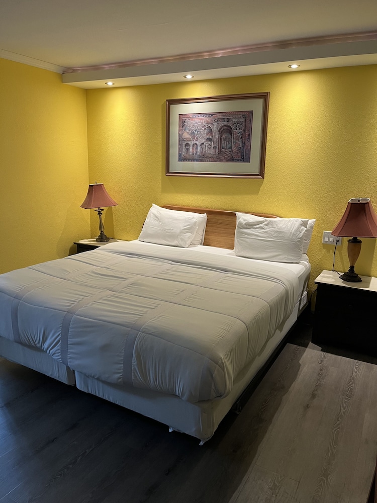 777 Motor Inn - photo 14