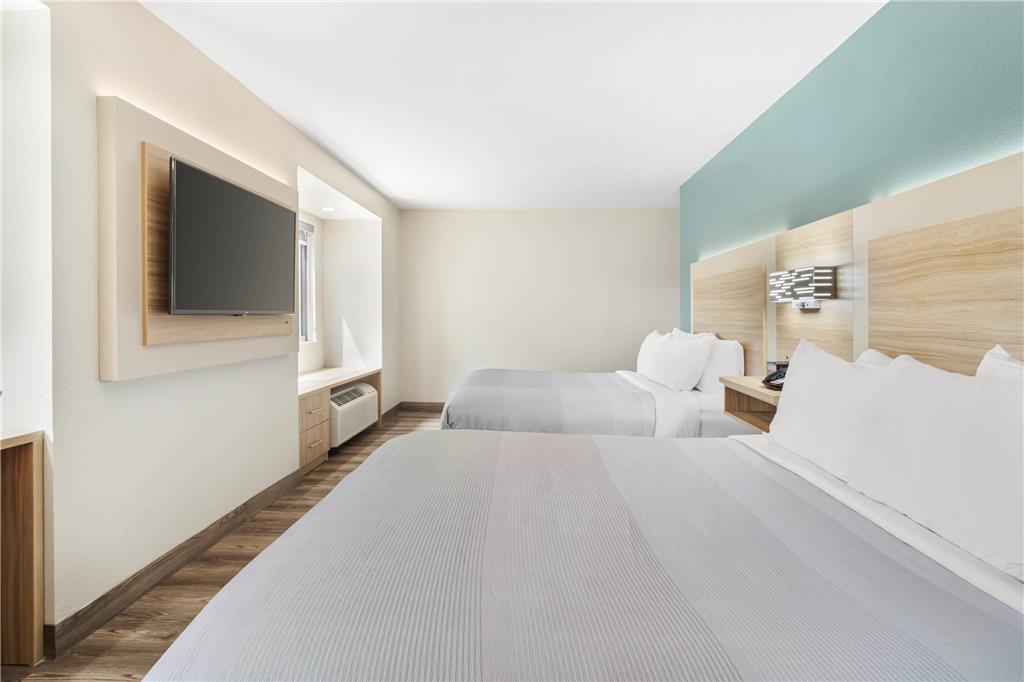 Quality Inn & Suites - photo 12