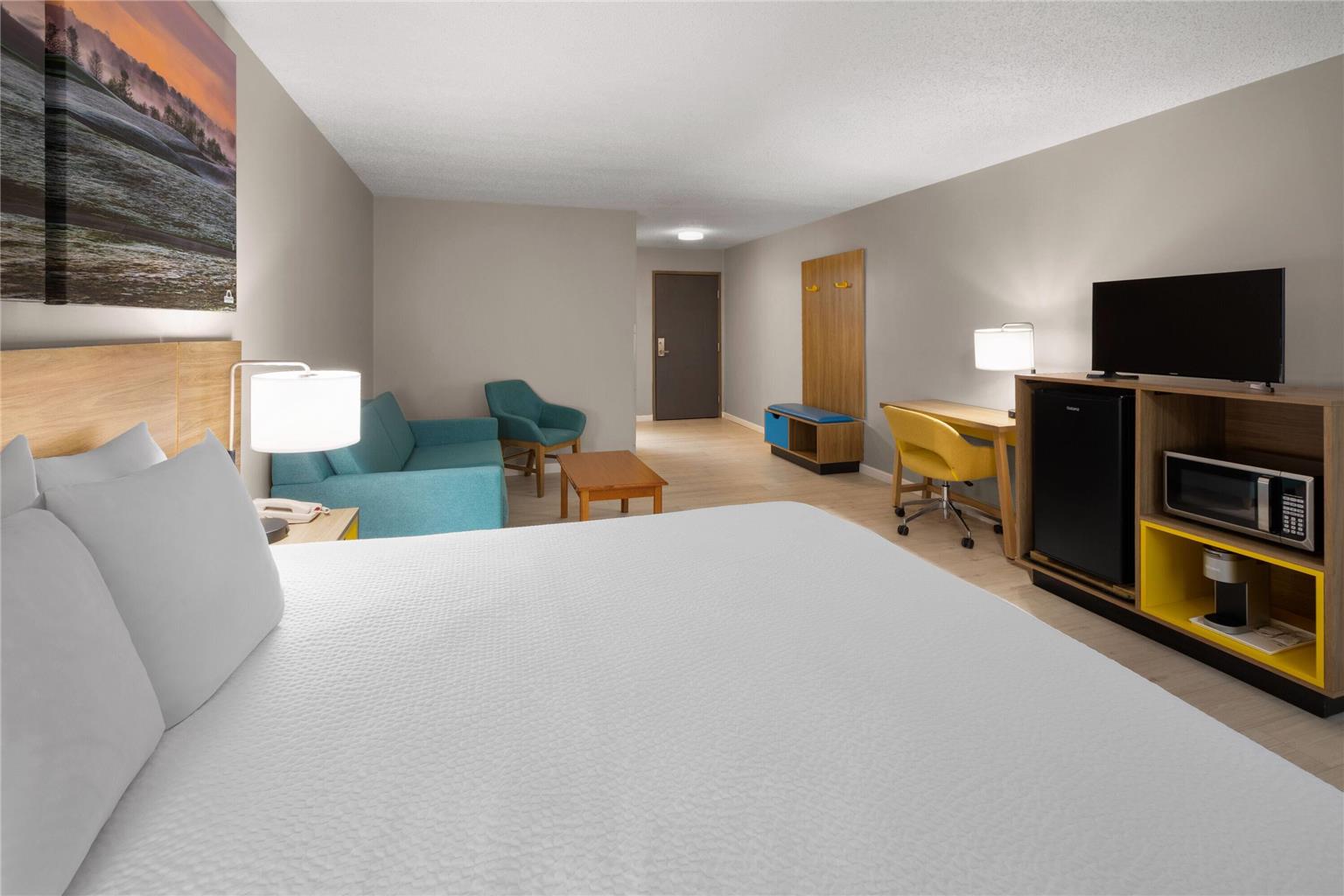 Days Inn & Suites by Wyndham Seaford - photo 11