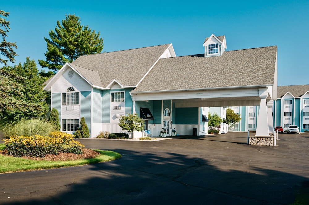 Sugar Beach Resort Hotel — hotel in Traverse City