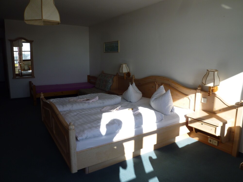Berggasthof & Hotel Hinterrod — Eisfeld — photo 4