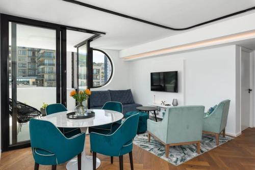 Luxurious Penthouse City Centre Stunning Views