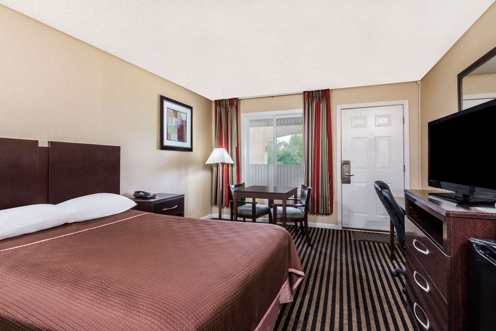 Howard Johnson by Wyndham Hartford South Rocky Hill - photo 6