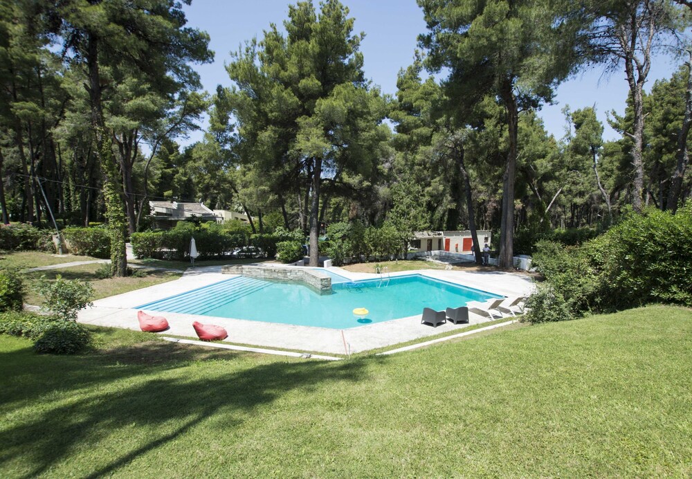 Villa Kallisti — 4-Star Luxury Hotel in Kassandreia, Greece