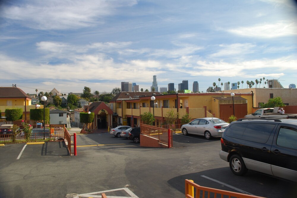 Hollywood Inn Express South - photo 32