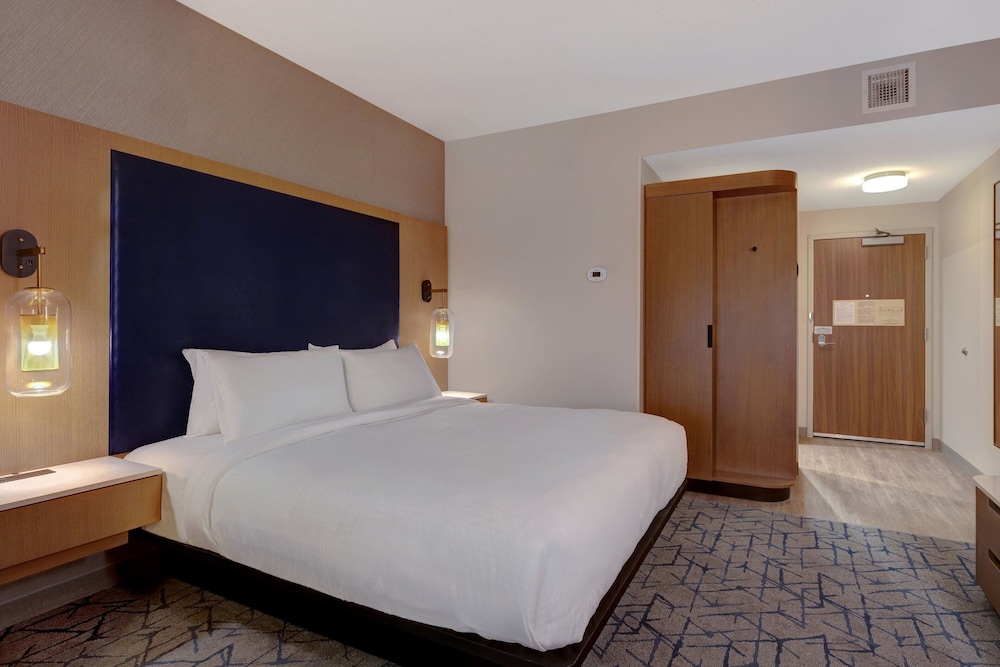 Fairfield Inn & Suites By Marriott Minneapolis Downtown - photo 11