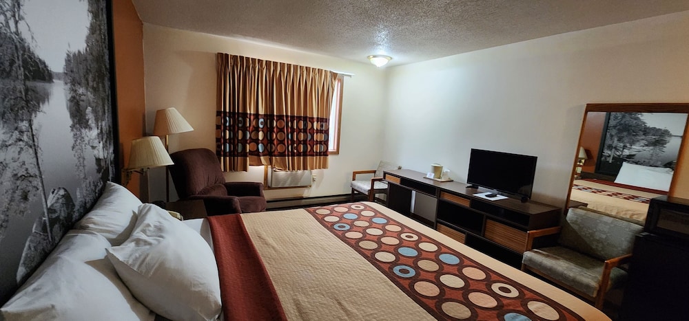 Super 8 by Wyndham Iron Mountain - photo 7