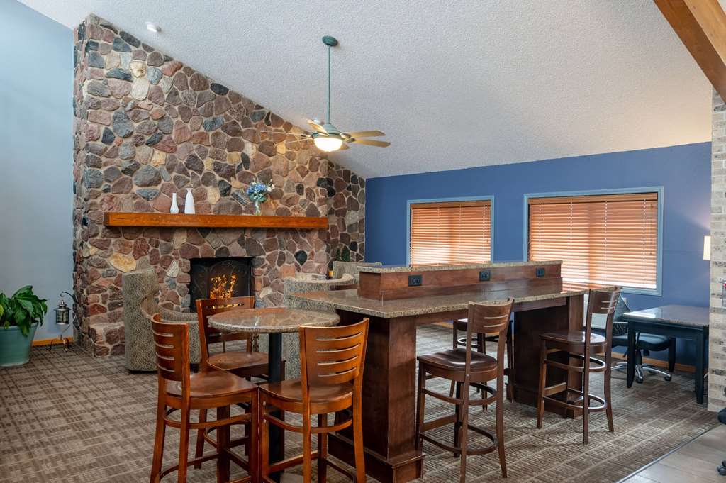 AmericInn by Wyndham Eau Claire - photo 5