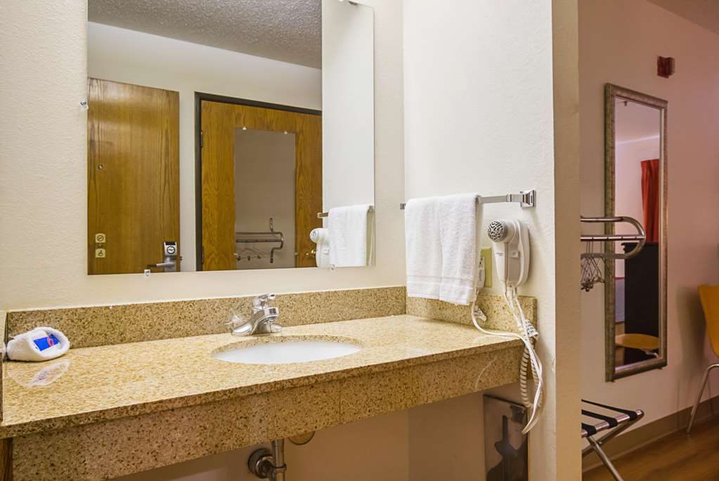 Motel 6 Waterloo IA Crossroads Mall Cedar Falls - photo 22