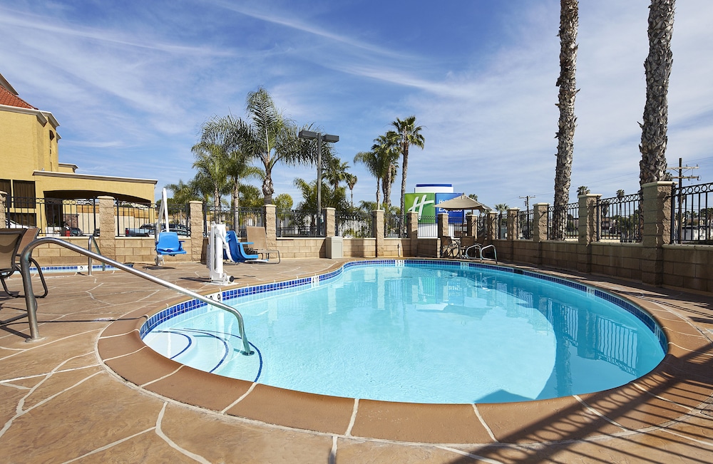 Holiday Inn Express San Diego South National City by IHG - photo 18