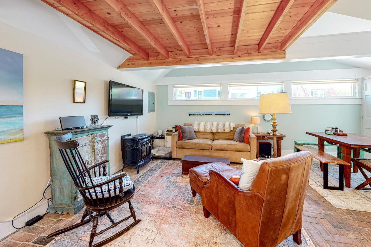 Toast of P town — 4-Star Luxury Hotel in Provincetown, United States