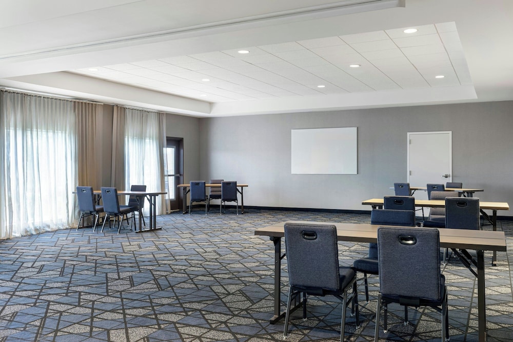 Courtyard by Marriott St. Louis St. Peters - photo 38