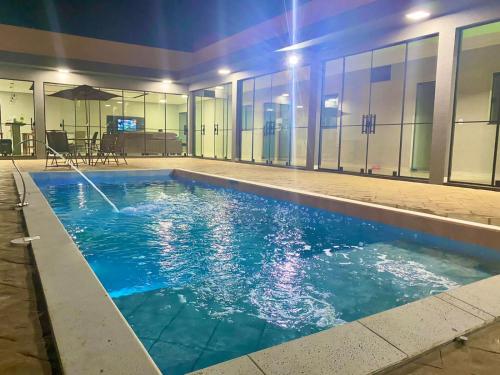 Casa Temporada Paris Thermas dos Laranjais3 Suites — 4-Star Luxury Hotel in Olimpia, Brasil