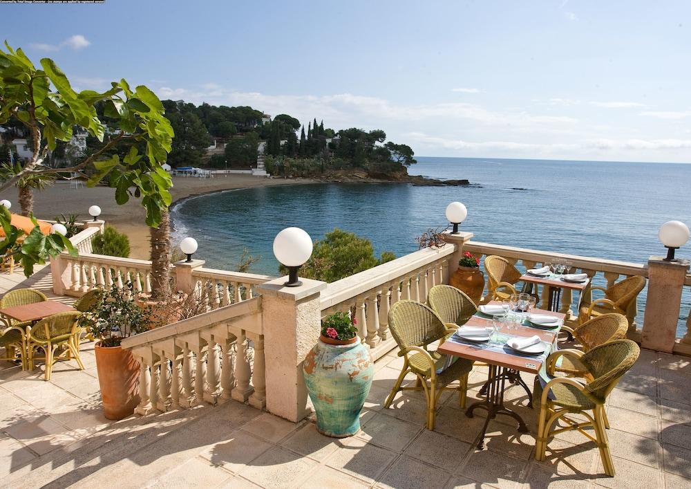Hotel Grifeu — hotel in Llanca