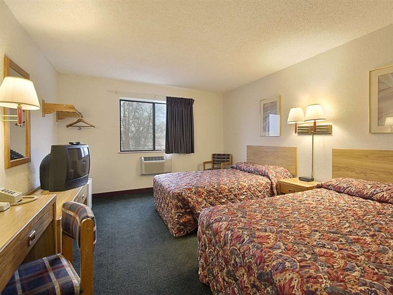 Super 8 by Wyndham Rawlins - photo 7
