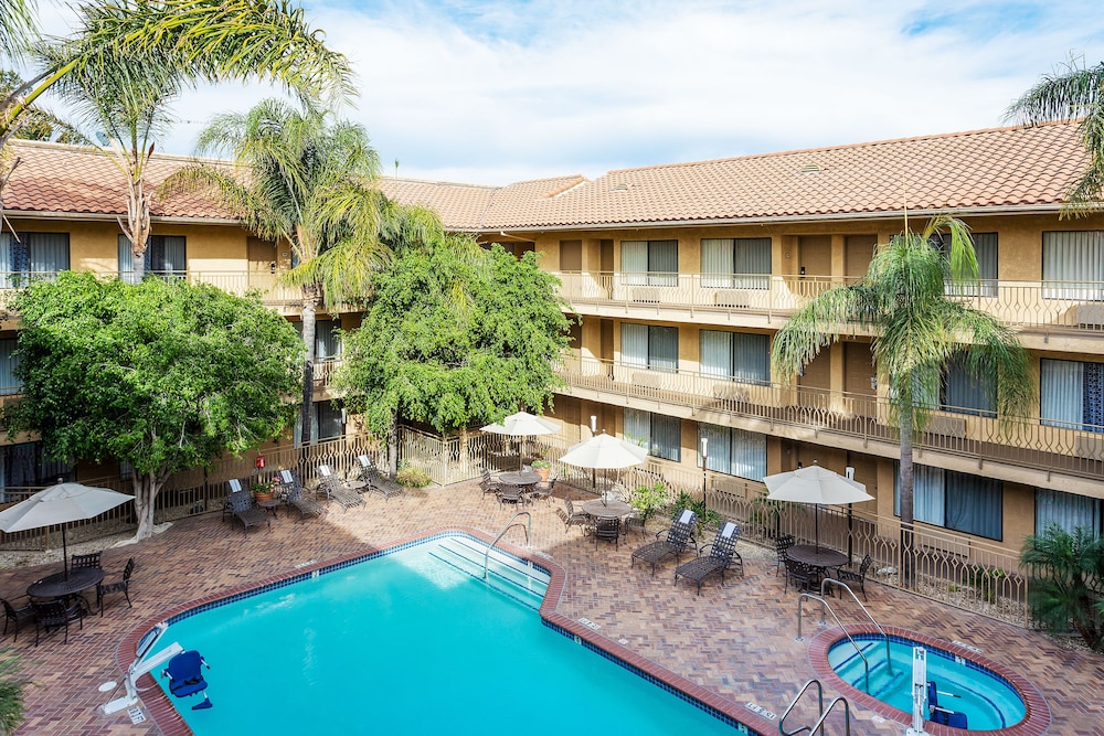 Holiday Inn Express Simi Valley by IHG - photo 30