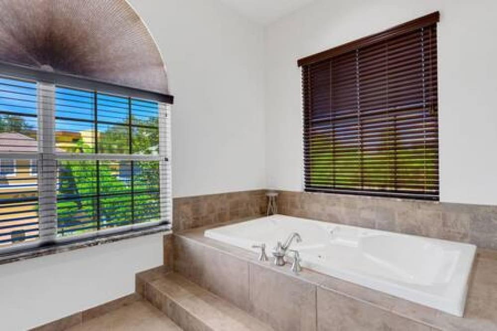 Siesta Key Marvel Pool SPA Deeded Beach Access - photo 43