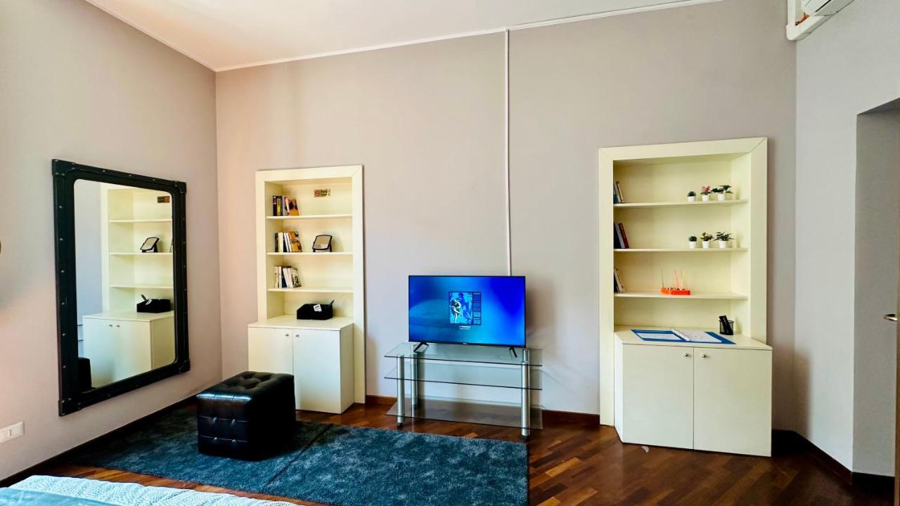 Sweet Apartment Navigli Milano S2 — 4-Star Luxury Hotel in Milan, Italy