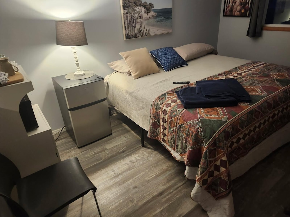 Lakeside Village Park Motel in Chatham, Canada