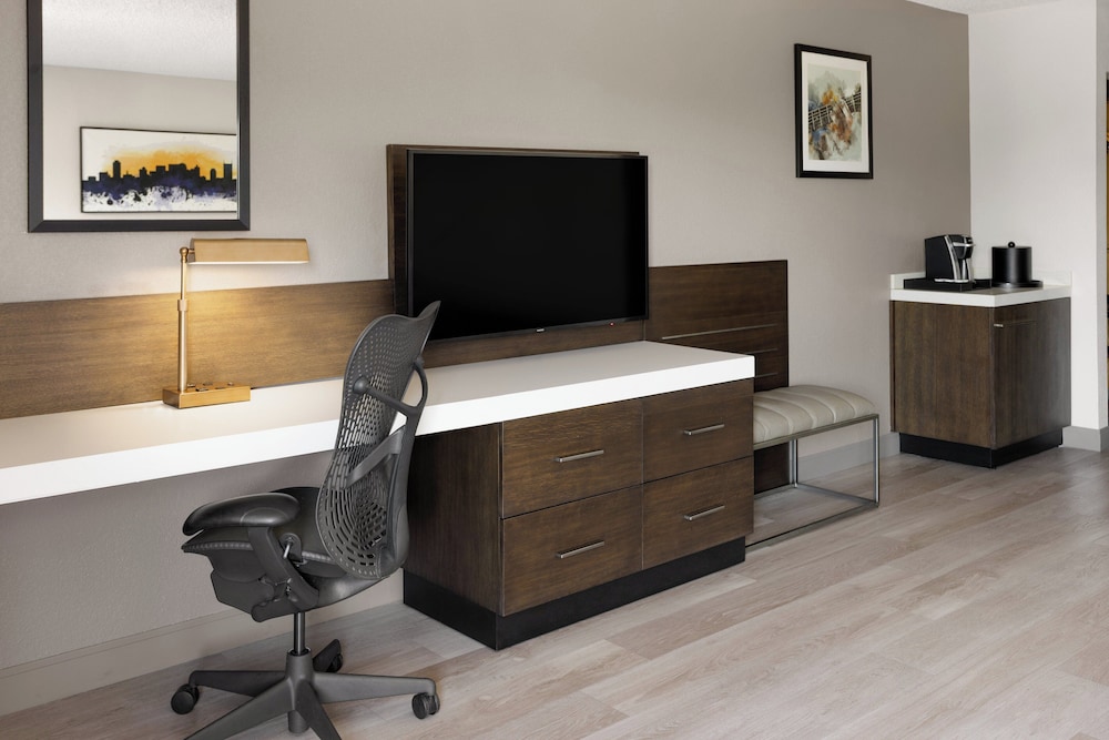 Crowne Plaza Nashville Airport by IHG - photo 10