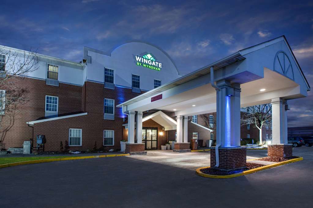 Wingate by Wyndham Roseville Detroit - photo 3