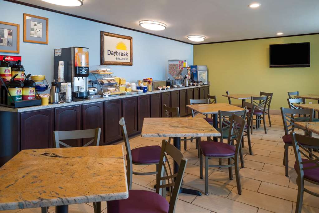 Days Inn & Suites by Wyndham Spokane Airport Airway Heights - photo 25