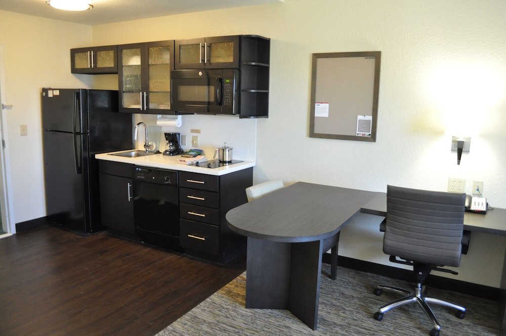 Candlewood Suites Bay City by IHG - photo 21